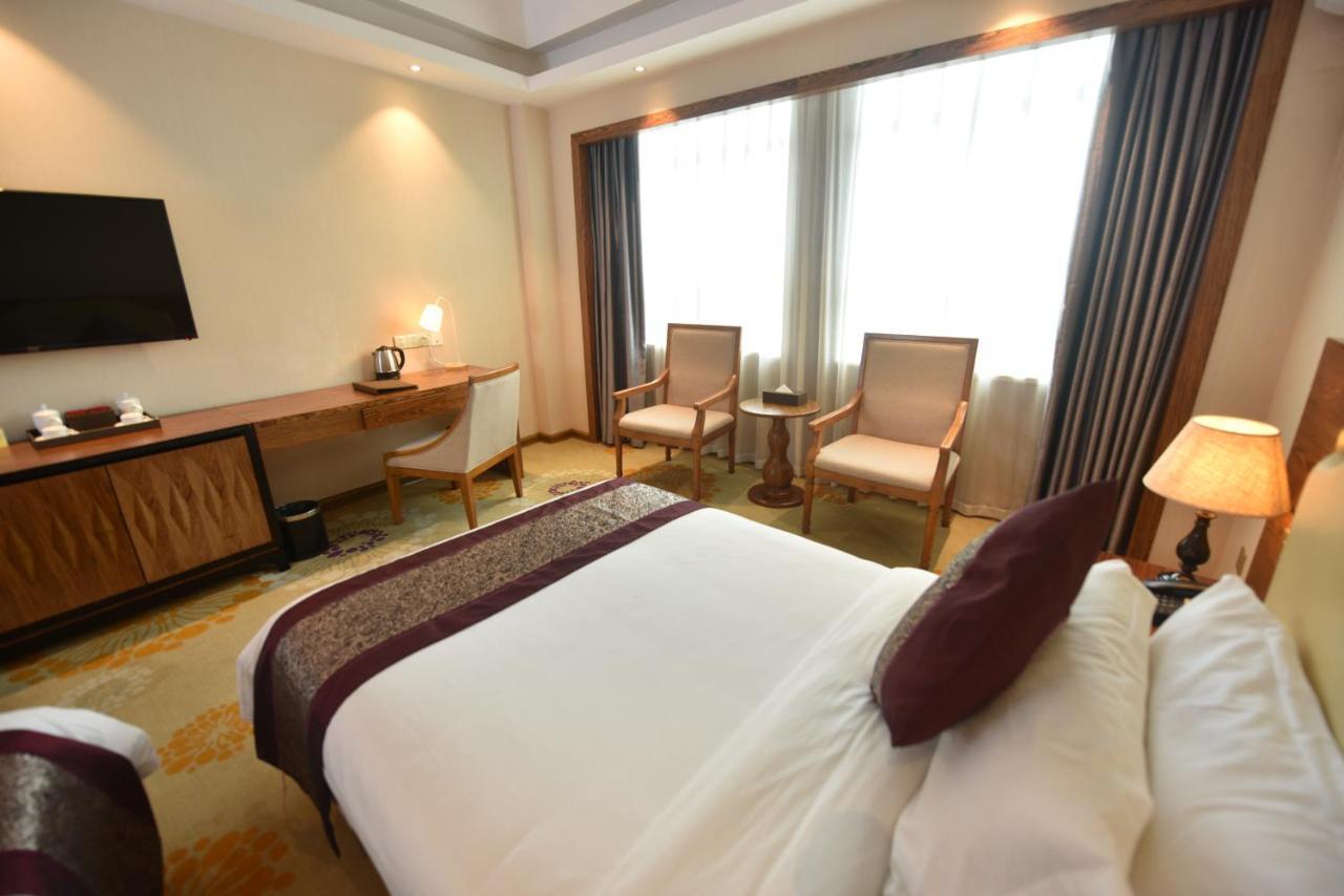 Hong Van Grand Hotel Mong Cai Eksteriør billede