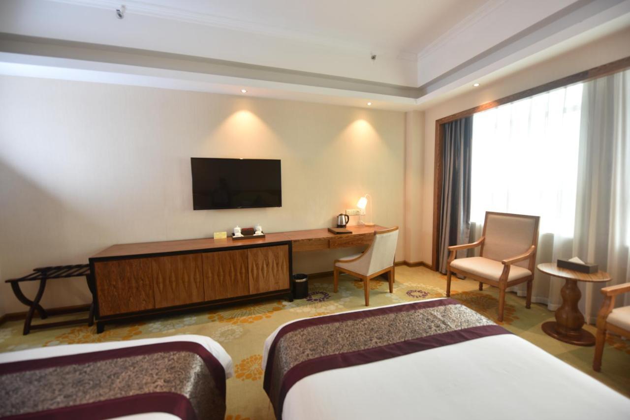 Hong Van Grand Hotel Mong Cai Eksteriør billede