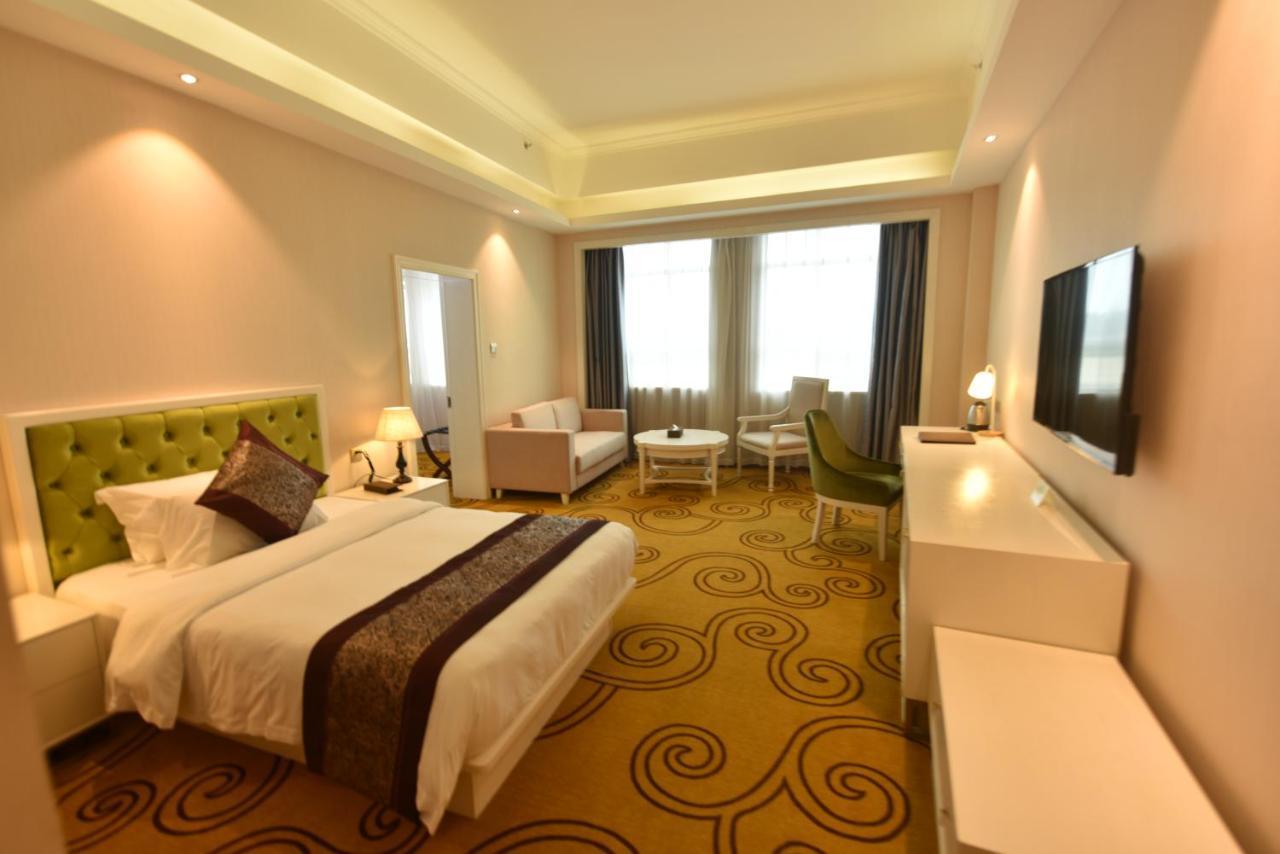 Hong Van Grand Hotel Mong Cai Eksteriør billede