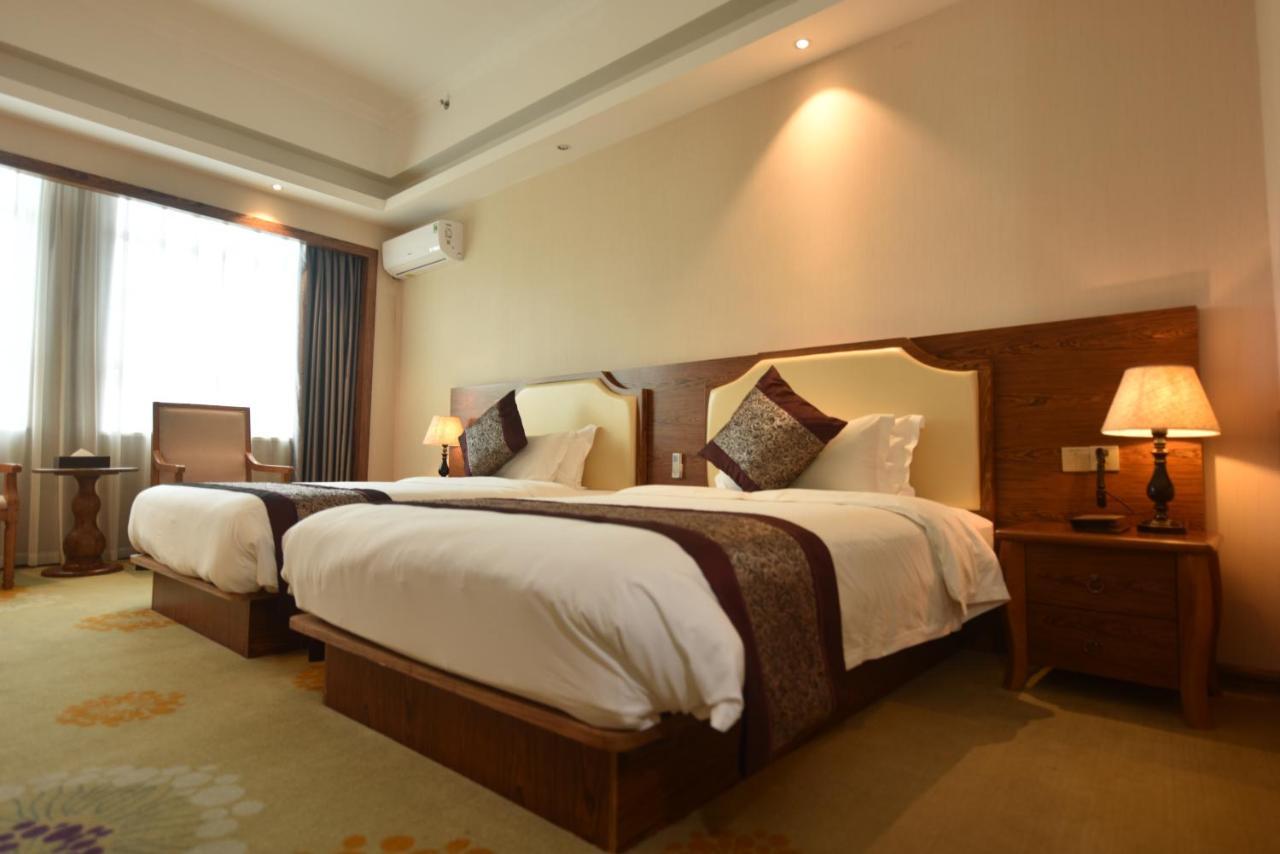 Hong Van Grand Hotel Mong Cai Eksteriør billede